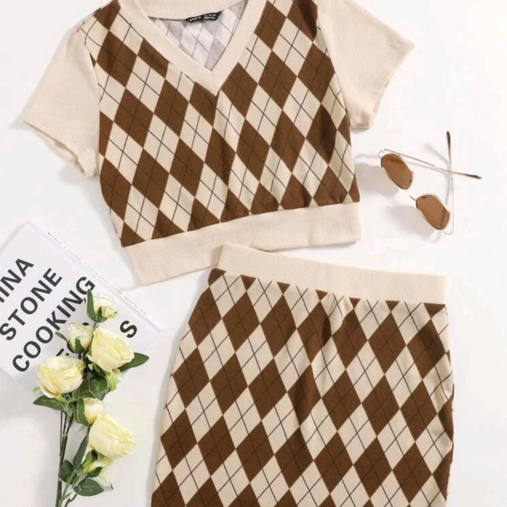 Brown argyle knit crop top and skirt set